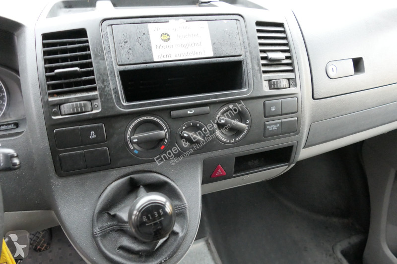 Véhicule utilitaire Volkswagen T5 Transporter...