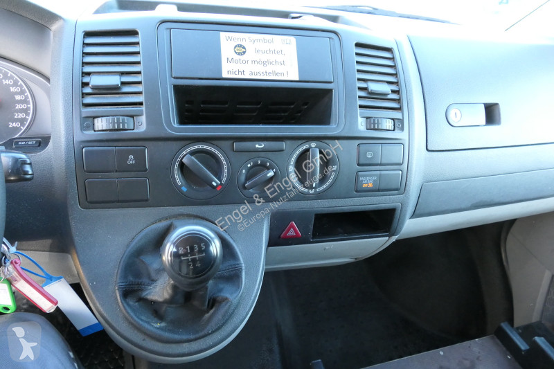 Véhicule utilitaire Volkswagen T5 Transporter...