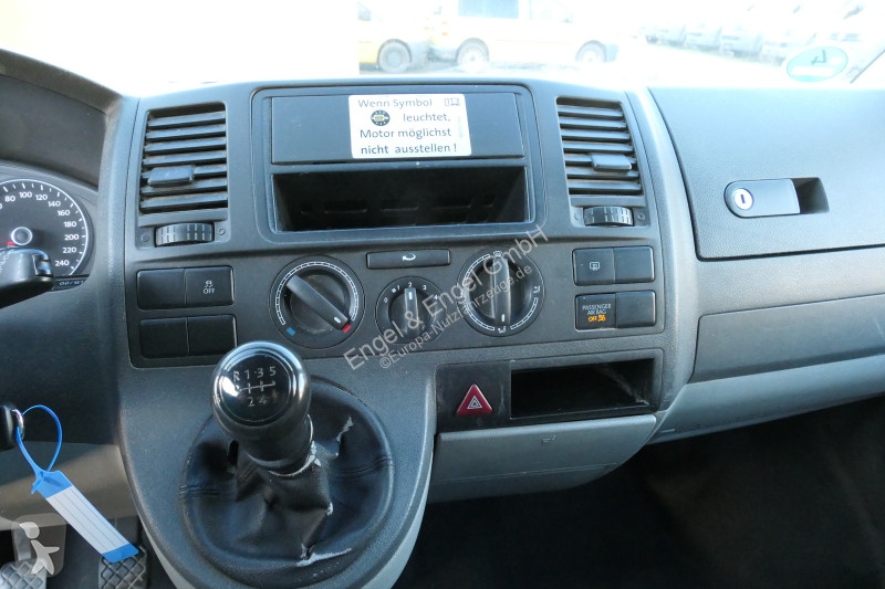 Autoutilitară Volkswagen T5 Transporter 2.0 TDI...