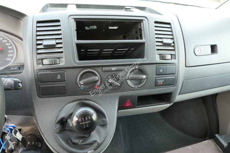 Véhicule utilitaire Volkswagen T5 Transporter...
