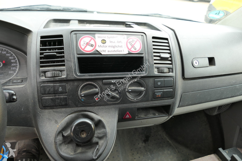 Autoutilitară Volkswagen T5 Transporter 2.0 TDI...