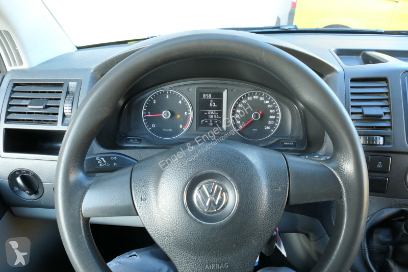 Лекотоварен автомобил Volkswagen T5 Transporter...
