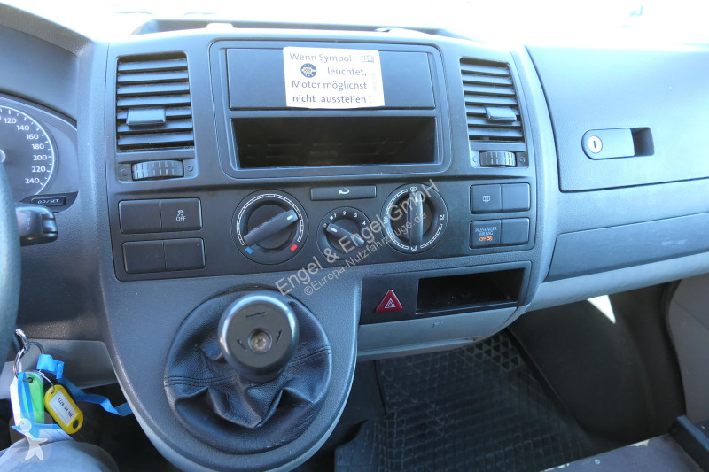 Véhicule utilitaire Volkswagen T5 Transporter...