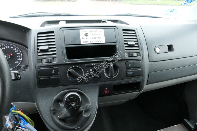 Véhicule utilitaire Volkswagen T5 Transporter...
