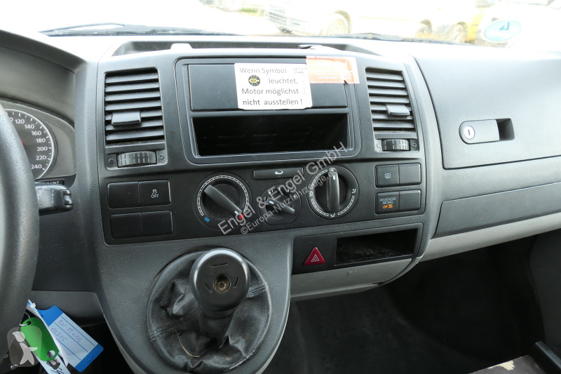 Véhicule utilitaire Volkswagen T5 Transporter...