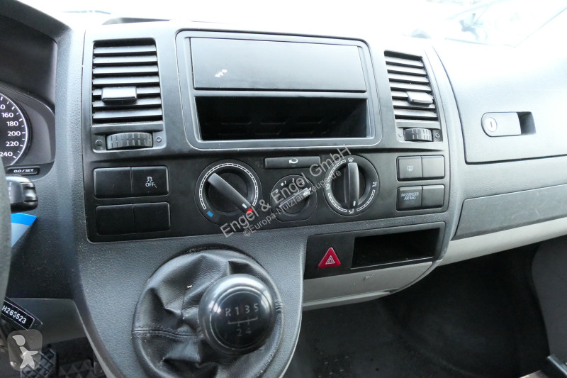 Autoutilitară Volkswagen T5 Transporter 2.0 TDI...