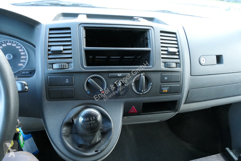 Véhicule utilitaire Volkswagen T5 Transporter...