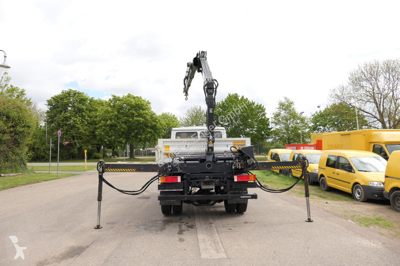 Furgoneta Mercedes Vario 816D mit Ladekran 3...