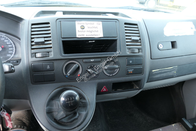 Autoutilitară Volkswagen T5 Transporter 2.0 TDI...