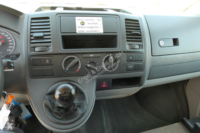Véhicule utilitaire Volkswagen T5 Transporter...