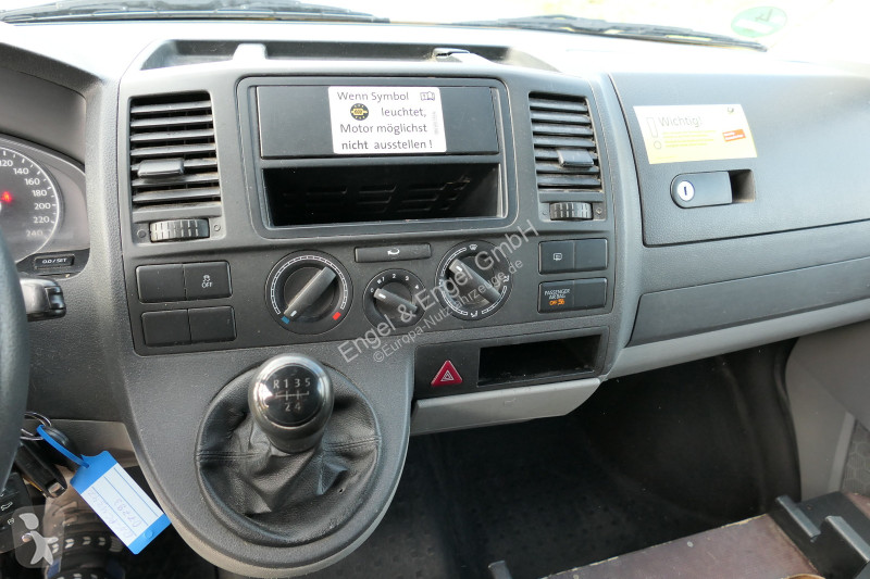 Véhicule utilitaire Volkswagen T5 Transporter...