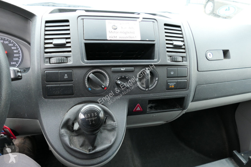 Véhicule utilitaire Volkswagen T5 Transporter...