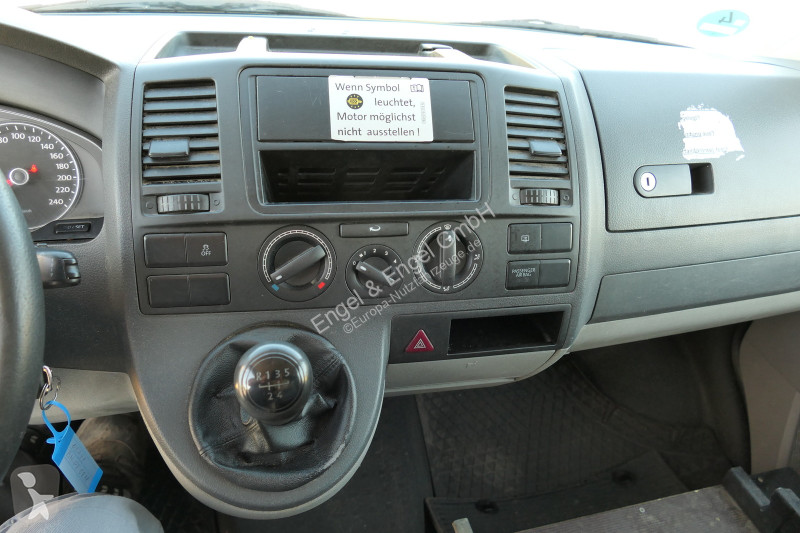 Véhicule utilitaire Volkswagen T5 Transporter...