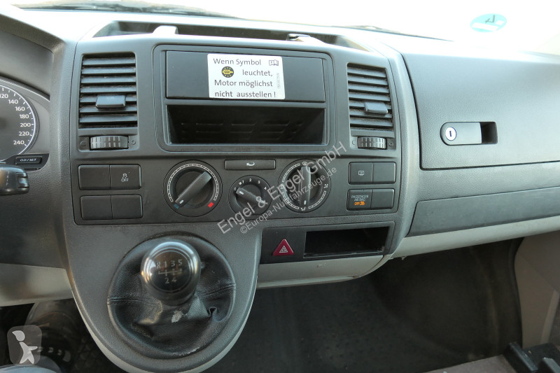 Véhicule utilitaire Volkswagen T5 Transporter...