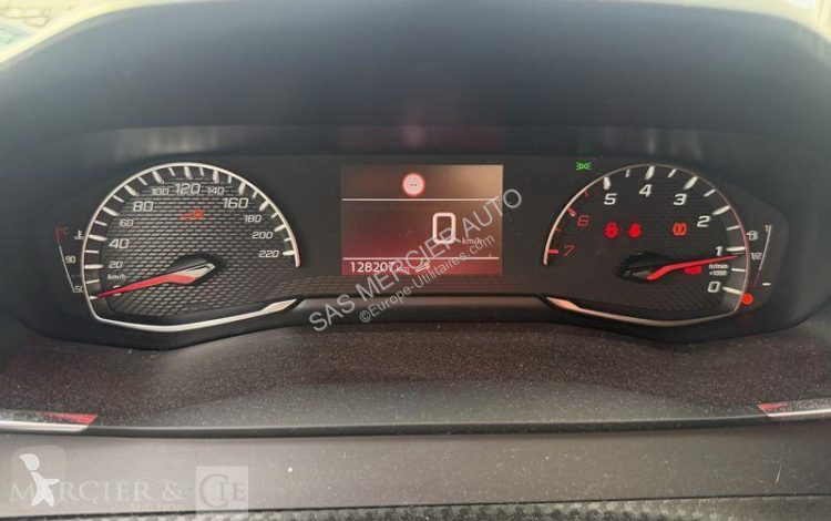 عربة نفعية Peugeot