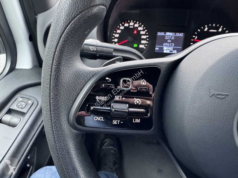 Véhicule utilitaire Mercedes 215 CDI DoKa 9G...