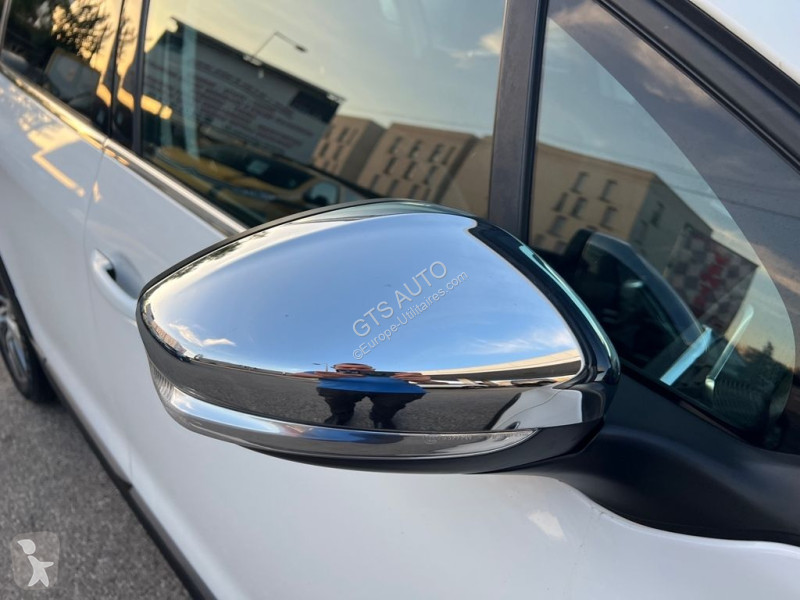 Furgoneta Peugeot 2008 1.2 PURETECH 110CH...