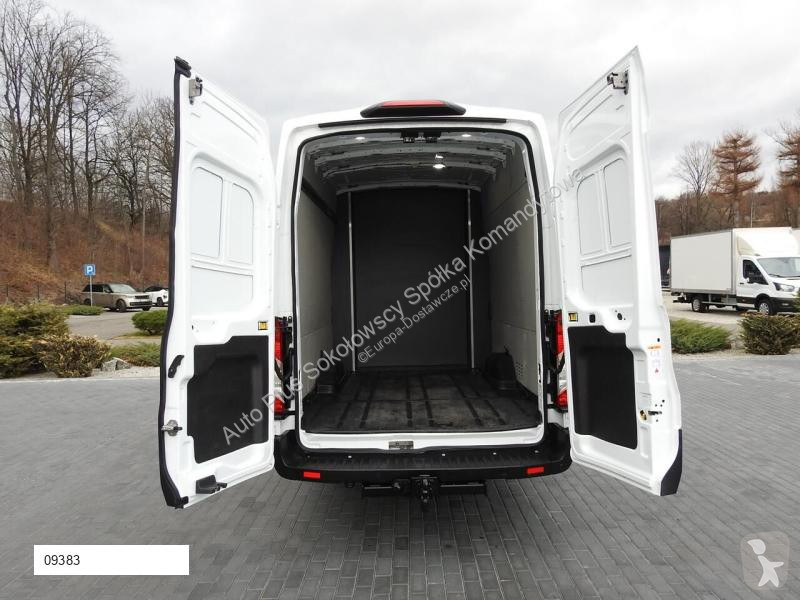 Véhicule utilitaire Ford TRANSIT FURGON...