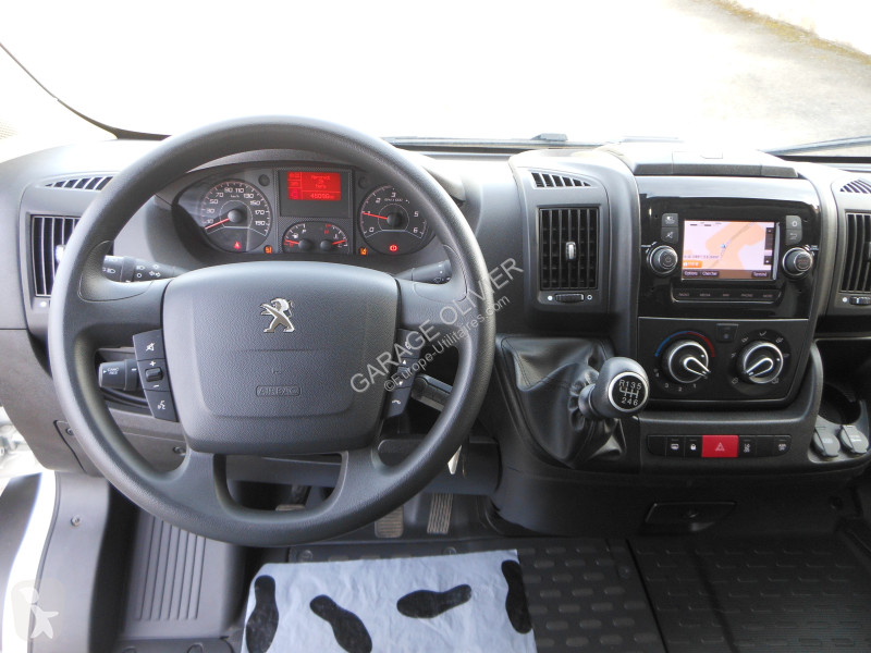 Autoutilitară Peugeot 435 L4H2 2.2 Bluehdi 140...