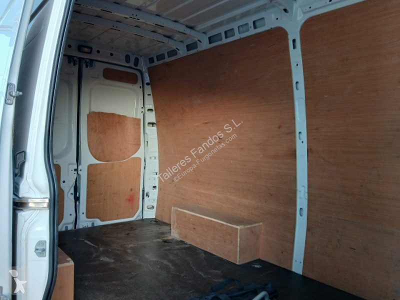 Autoutilitară Iveco  35S14 V 12m3