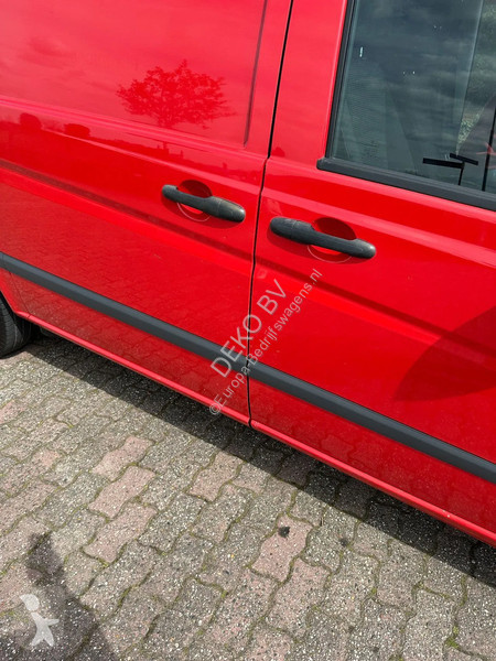 Véhicule utilitaire Mercedes 113 cdi...