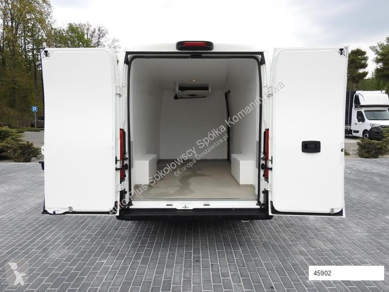 Autoutilitară Peugeot BOXER FURGON CHŁODNIA...