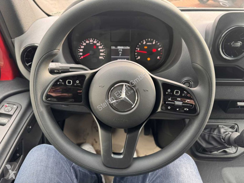 Véhicule utilitaire Mercedes 517 CDI 4325...