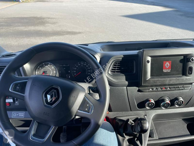 Véhicule utilitaire Renault 2.3DCI 145