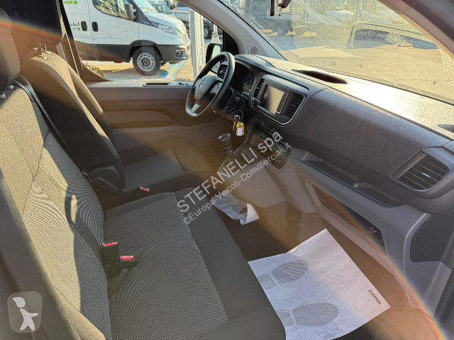 Autoutilitară Opel VIVARO 9P
