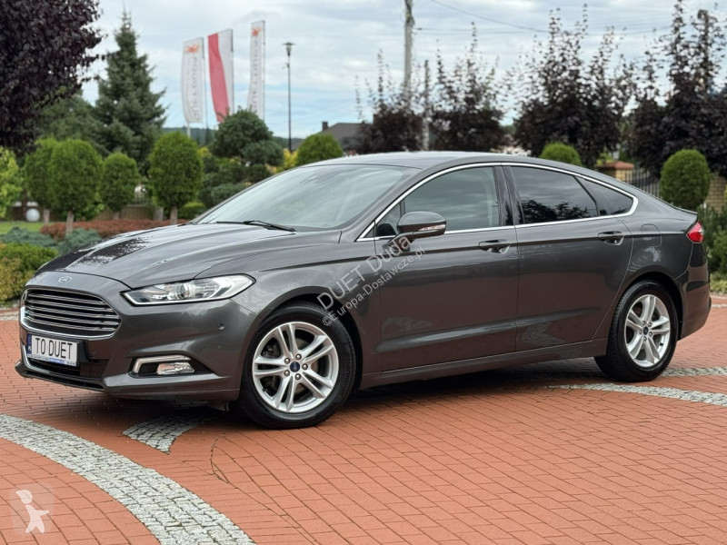 Véhicule utilitaire Ford
