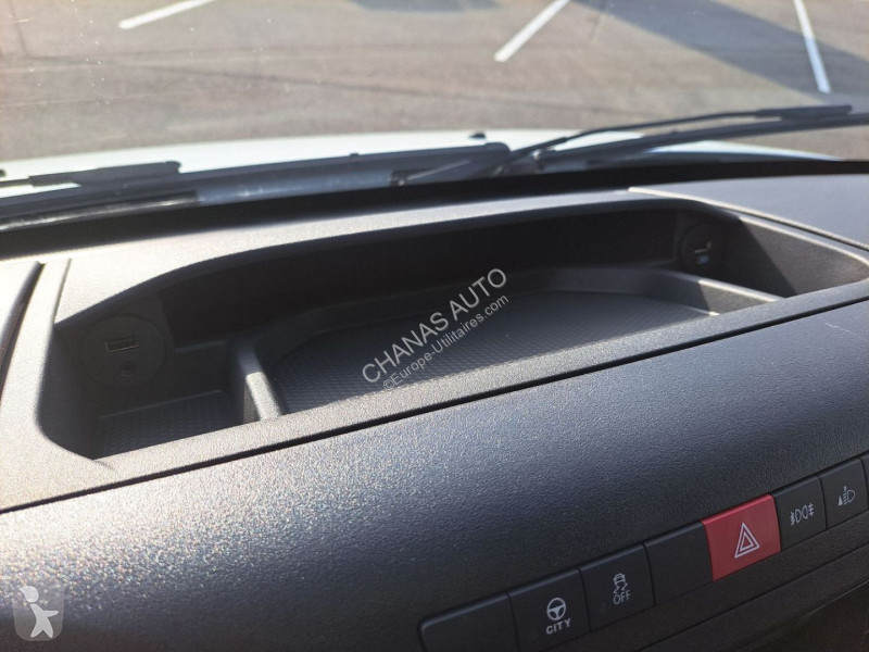 Veículo utilitário Iveco 35C18 180CV 3L...