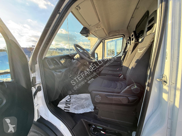 Veicolo commerciale Iveco DAILY 35C16A8 V