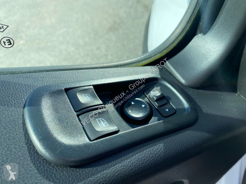 Autoutilitară Renault F3500 L2H2 2.3 dCi 135ch...