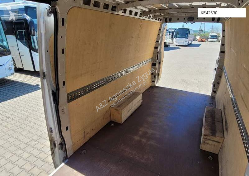 Veículo utilitário Iveco DAILY 35-140 /...