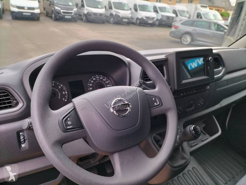 Véhicule utilitaire Nissan
