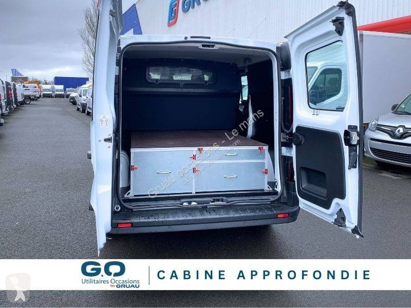 Véhicule utilitaire Nissan
