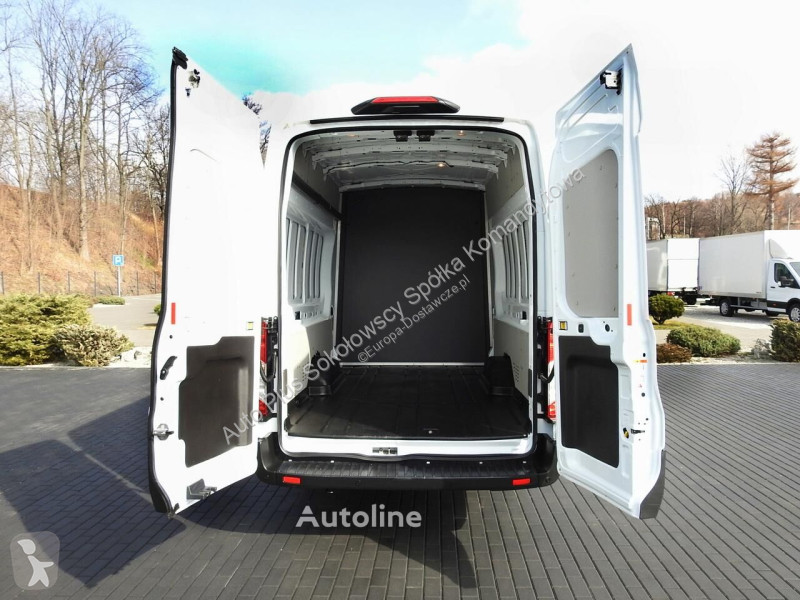 Véhicule utilitaire Ford TRANSIT  FURGON...