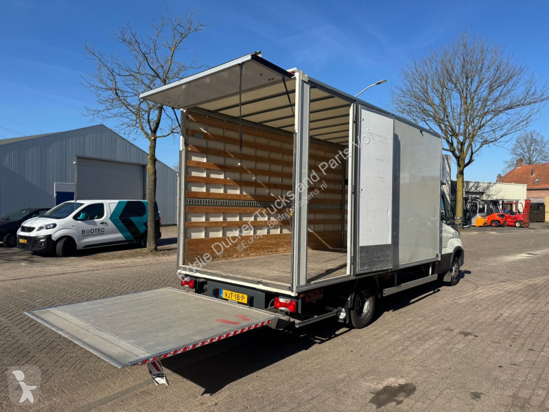 Autoutilitară Iveco 40-180 HI-MATIC EURO 6