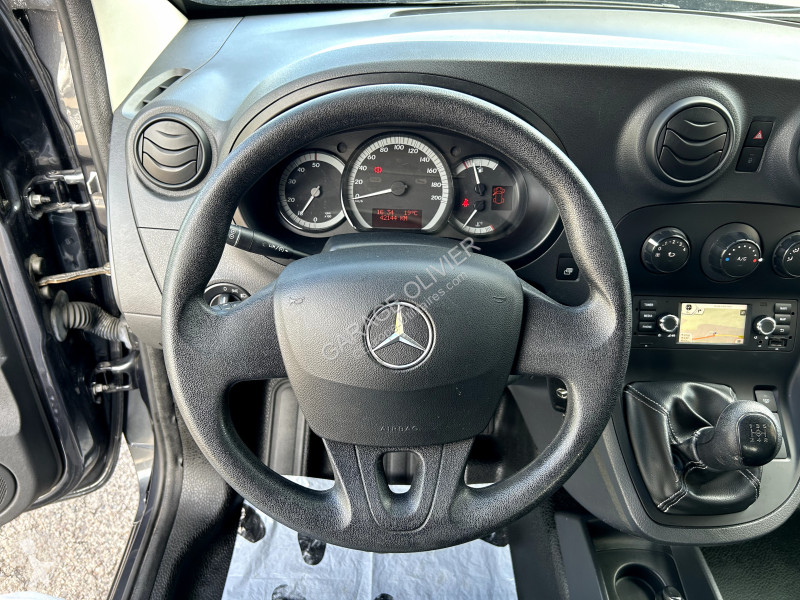 Véhicule utilitaire Mercedes Compact 109 1.5...