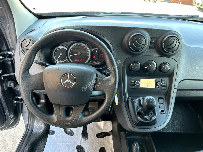 Véhicule utilitaire Mercedes Compact 109 1.5...