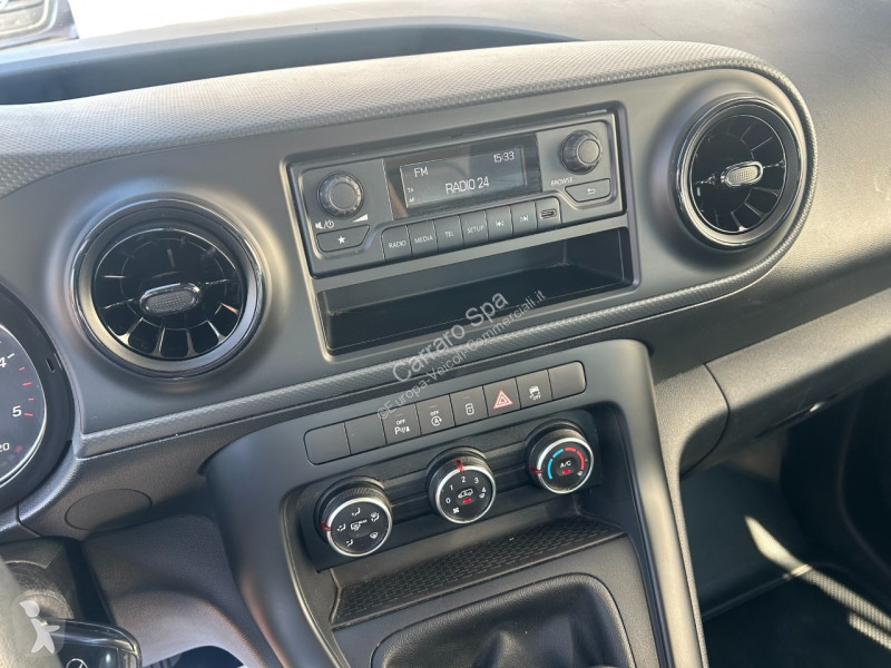 عربة نفعية Mercedes 2021
