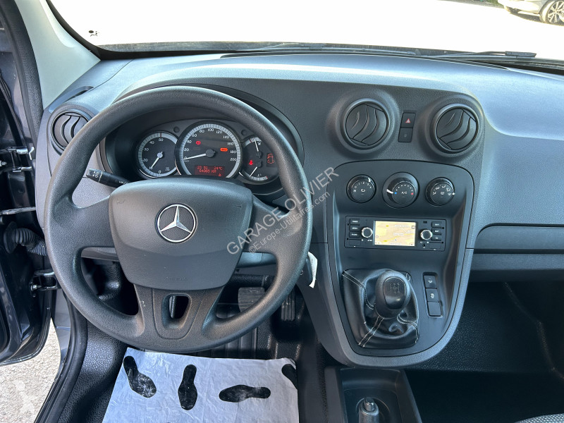 Véhicule utilitaire Mercedes Compact 109 1.5...