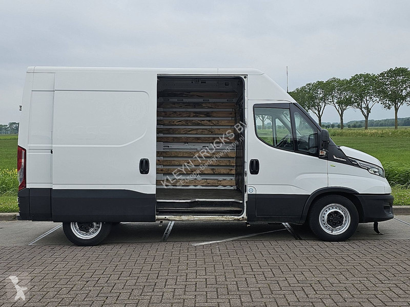 Veicolo commerciale Iveco 35S18 3.0Ltr 180Pk...