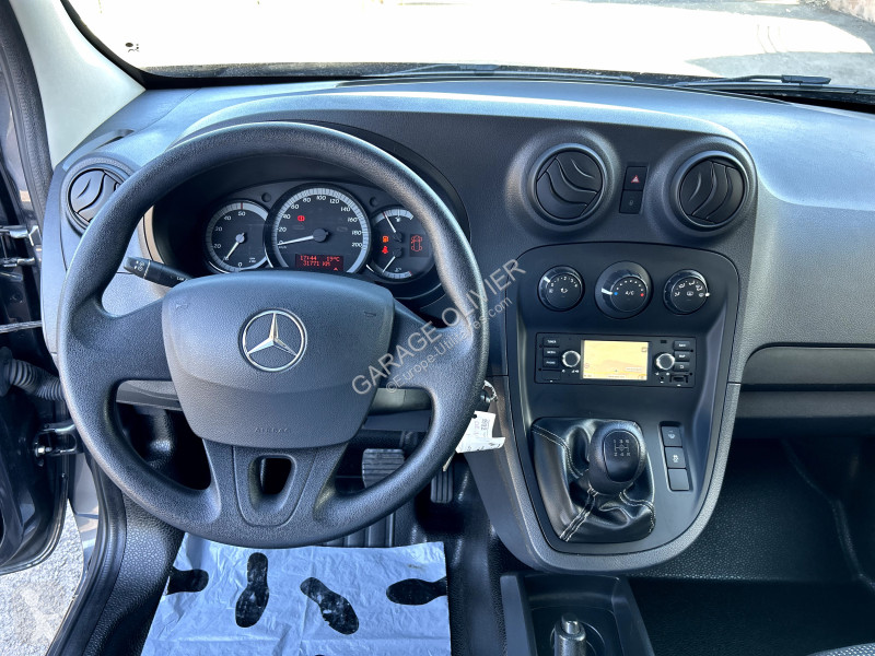 Véhicule utilitaire Mercedes Compact 109 1.5...
