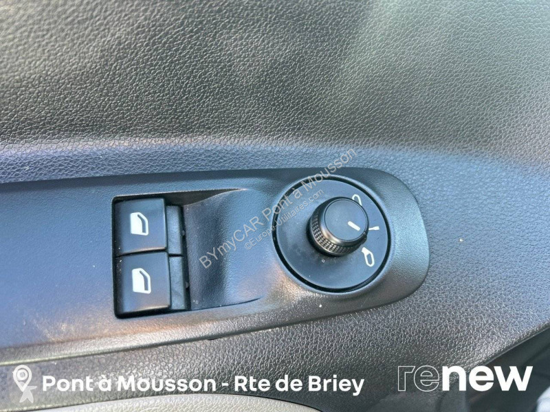 Autoutilitară Peugeot Rifter Standard BlueHDi...