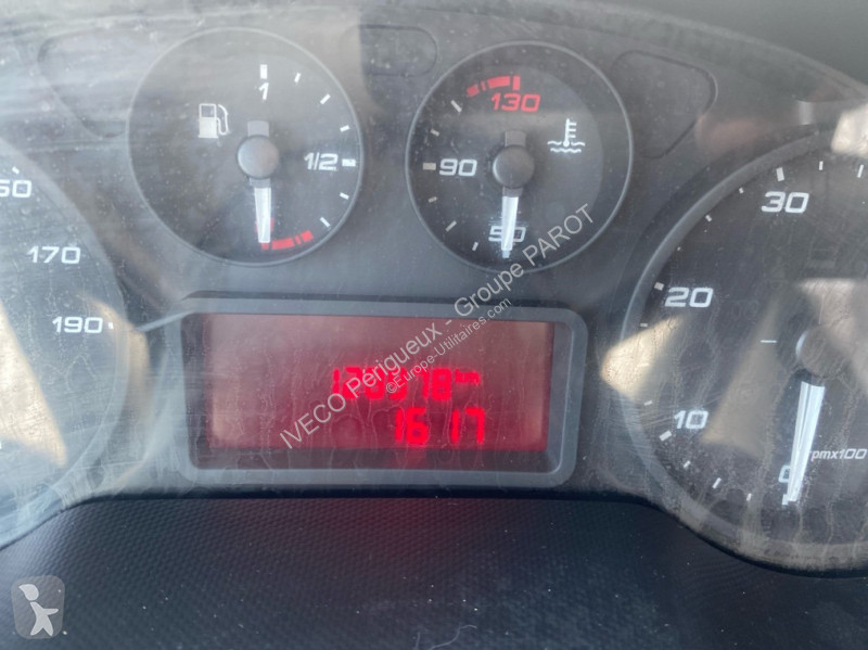 Veicolo commerciale Iveco 35C15H Empattement...