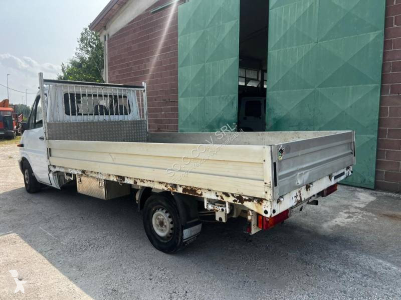 Véhicule utilitaire Mercedes
