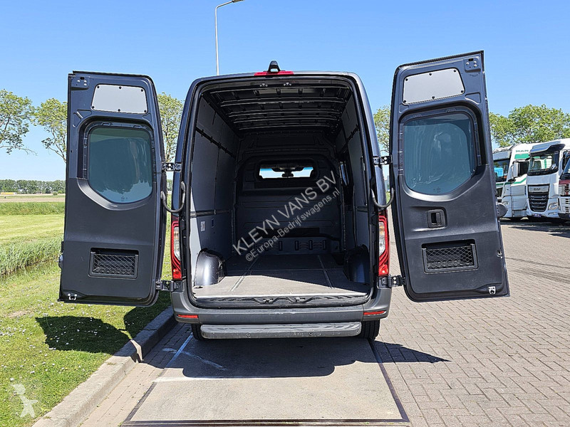 Véhicule utilitaire Mercedes 317 L2H2 LED Navi !