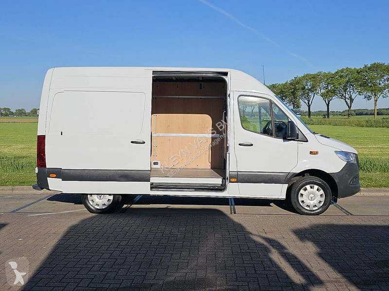 عربة نفعية Mercedes 317 L2H2 Navi RWD!