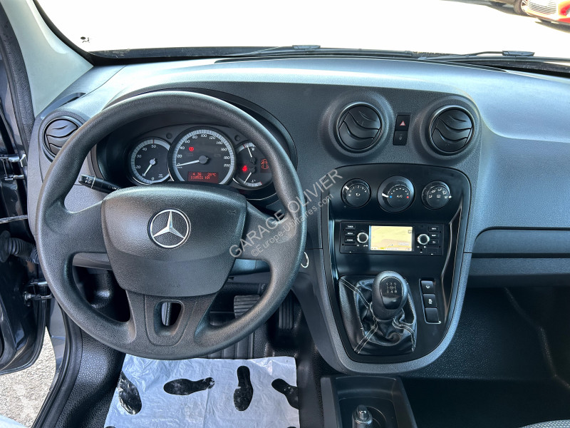 Véhicule utilitaire Mercedes Compact 109 1.5...